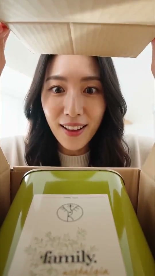 Unboxing a family. nostalgia olive oil tin